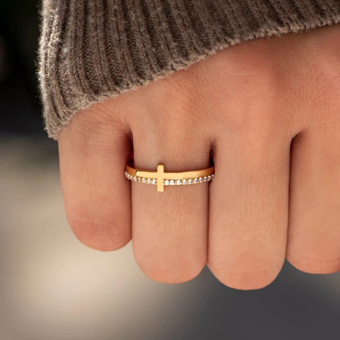 925 Silver Cross Minimalist "Never Quit" Ring: A Symbol of Belief and Uplift